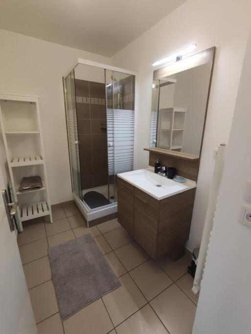 Charmant Appartement Proche Paris Обон Екстериор снимка