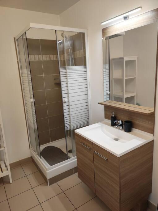 Charmant Appartement Proche Paris Обон Екстериор снимка